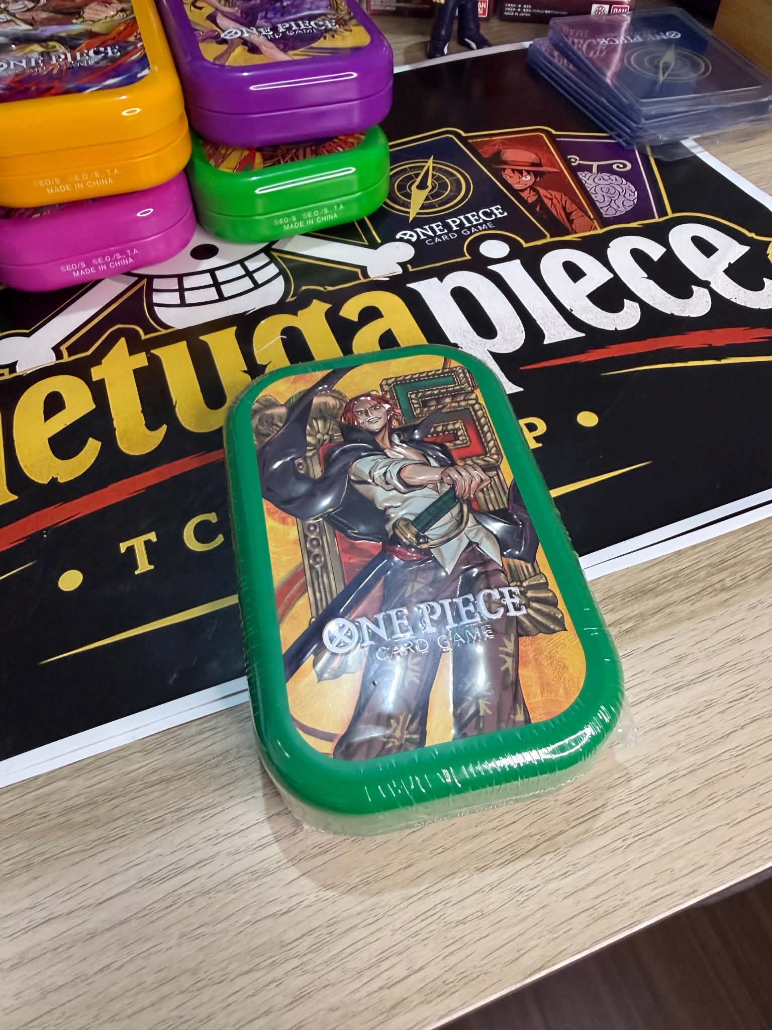 Shanks Storage Tin Box V3 (Asia Exclusive) + Promo Card + 4 Booster Packs OP-13 - OneTugaPiece